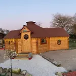 בקתה Santa Kota, Christmas *