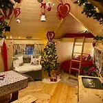 בקתה Santa Kota, Christmas *